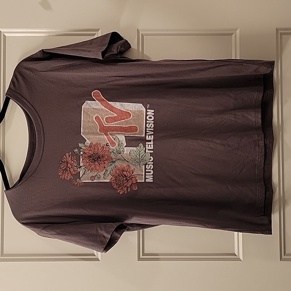 M TV T-shirt